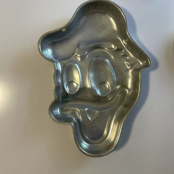 3 Vintage Wilton Disney‎ Aluminum Cake Pans Mickey Mouse Band Leader Donald Duck - Picture 7 of 8